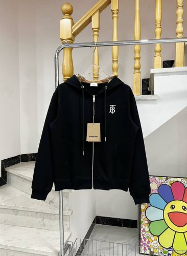 200 款号 W813 巴宝莉格子帽刺绣连帽外套 Burberry限定专柜外套 多重设计 筹款半月 良心制作 420克双股双纱纯棉毛圈面料 帽子拼接毛棉格子设计