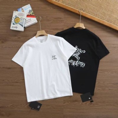 品牌：始祖鸟 Arcteryx 尺码：M-L-Xl-Xxl-Xxxl 颜色：白色-黑色 类型：男士运动速干T恤 材质：230克运动户外科技棉 领型：正肩款圆领