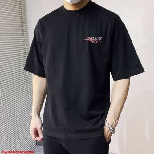 E984 Gv 纪梵希 新款字母印花双层重工短袖T桖 字母图案不管是T桖还是卫衣都是每年的爆款单品 前幅大面积印花采用大康丽数码印花机直喷 成本极高 经过多次的