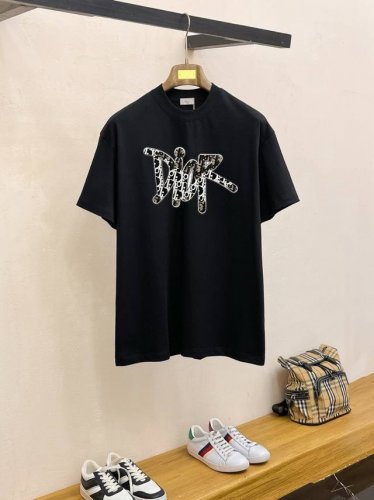 迪‘’60Ss新款经典印花短袖，明星穿搭款，采用双纱纯棉280G，印花工艺，面料颜色定制定染，不缩水不退色。手感舒服，质感超强潮男潮女必备经典落肩阔版型，独家现