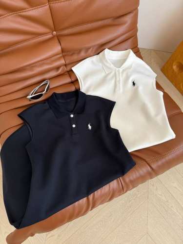 25Ss新品 小马刺绣翻领polo连衣裙 宽肩小飞袖设计 修饰肩线遮住手臂肉肉 日常休闲款 一件式懒人穿搭 轻松Get到的慵懒时髦 直筒版型非常藏肉 各种身材随