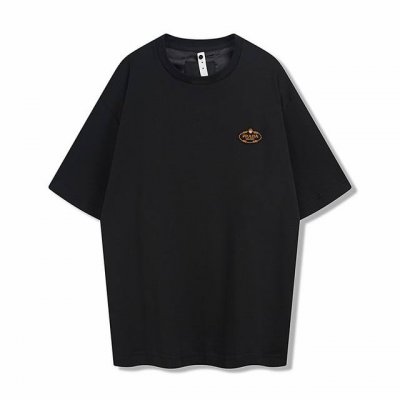 prad25Ss新款胸口刺绣贴布短袖 230克双股定制面料、质感拉满、进口专机红外线定位、徽标刺绣贴布位置超精准、牢固不掉、面料预浇洗处理、手感升级、抗变形、缩