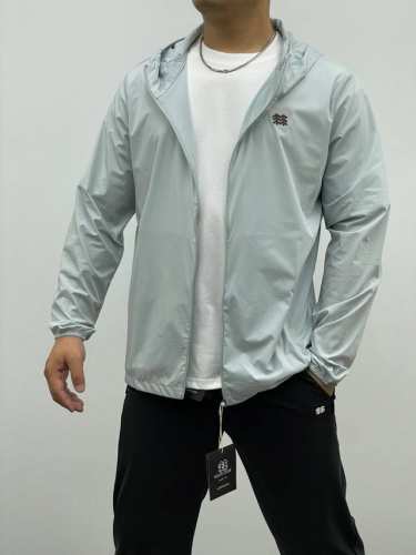 供 克隆*Kolonsport*24年夏季新品男士户外休闲冰丝速干连帽防晒皮肤衣！！ 款号： 2 8 日常刚需必备款式.舒适透气多功能！ 面料防晒速干 ，透气性