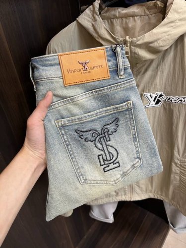 Ysl 2025开春独家专供新款潮男时尚休闲裤，秋冬新款裤子 高端欧版原单潮流时尚休闲裤子 透气舒适度高，细节无可挑剔，品牌元素设计理念，体现高品质。呈现休闲裁