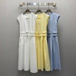 Va*25Ss 精致圆领金属扣点缀飞袖设计连衣裙，高级面料，颜色:图片3色，面料：精纺棉面料 Smlxl
