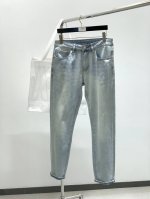 moncler 蒙口，2025春季最新品，专柜同步有售，原单狠货，时尚休闲水洗牛仔裤，采用进口原版水洗面料，顶级印胶工艺字母图案Logo，原版五金辅料装饰，简单