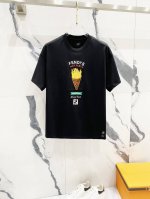 隔天到 Fendi 芬迪 260克圆领短袖T恤 创意薯条刺绣印花字母标识 官方同步 高版本 高品质 时尚个性 百搭潮流 纯原品质 原版面料 吊牌 领标 水洗麦