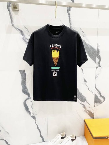 隔天到 Fendi 芬迪 260克圆领短袖T恤 创意薯条刺绣印花字母标识 官方同步 高版本 高品质 时尚个性 百搭潮流 纯原品质 原版面料 吊牌 领标 水洗麦