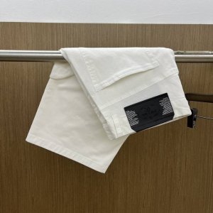 高端货品 pd 春夏S专柜款高级订制新品官网每季专柜必推产品 莱卡棉订制牛仔面料 专柜走好设计 版型巨好 上身效果超好 专柜热卖Slim板型 黑色牛仔短裤Jxz