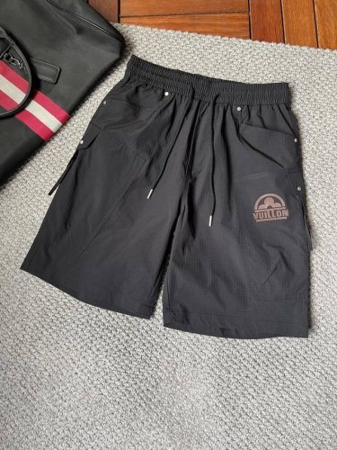 lv‘’2025夏季新款男士休闲短裤 高级定制夏季专用休闲裤透气面料 透气舒适度高，细节无可挑剔，品牌元素设计理念，体现高品质。手感细腻柔软！呈现休闲裁剪，简单