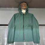 P620。 新品 保真原单 Ss秋冬新品 Bur男士连帽双面穿P夹克外套 经典的学院风领型设计,宽松裁剪风格依旧精神奕奕,展现主题的文化气息. 客供聚酯纤维面料