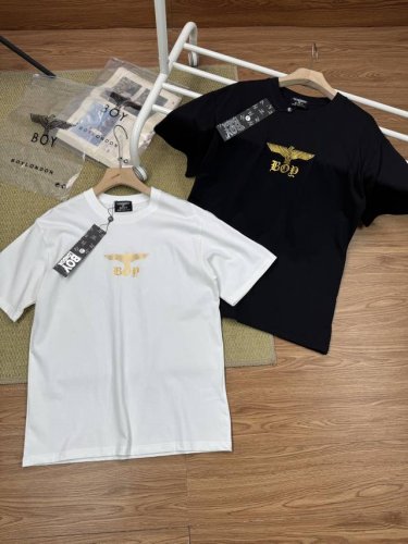 boy London25老鹰情侣短袖Tee男女同款 超高版本 经典图案设计朋克不羁！！面料由品牌面料商直接供应 日本进口胶浆印花，这个印花很稳固的不会开裂，男女