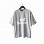实拍细节图+尺码表 巴黎世家 Balenciaga Ai生成字母短袖 椭圆机印花细腻 图案部份采用涂鸦风格 多工艺字体结合 领口肩部高密度缝线 采用双针锁连包骨