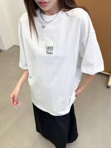 巴黎 ｜ 新款短袖T，成衣洗水工艺加情人节520定制标牌，男女同款，尺码Sml
