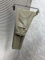 芬 2025Ss春夏专柜同步爆款休闲裤，本季必入百搭款式，上身极为出挑，超级百搭款 ，原版1:1复刻 专柜最新时尚元素设计，进口定织高品质欧棉面料，版型超好，休