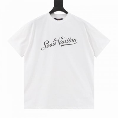 Louis Vuitton 路易威登 25Ss 签名Logo字母发泡印花短袖T恤 三标齐全 采用高端索罗娜布料 ， 前后采用绒面发泡工艺 手感非常舒服 Os落肩