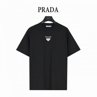 prada 普拉达 25Ss 领口金属三角徽标及字母印花短袖T恤 基础款我们最在意的就是面料和版型，p家经典修身版型，特殊立裁工艺， 上身线条流畅，不管偏胖或是