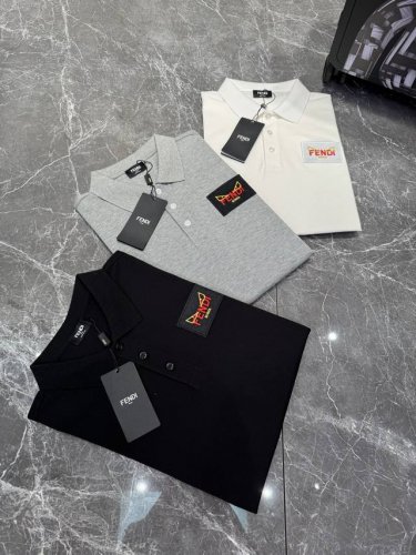 Fendi 25Ss经典翻领polo衫！精致小怪兽3D绣花.全棉双珠地230克重面料打造，品牌特有Ff提花.色彩层次丰富.上身贼帅.简约大方时尚！ 颜色：黑色.
