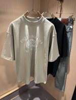 Dolce&Gabba*A 杜嘉*纳2025春夏新款男女同款短袖T恤，专柜同步发售！定制专属纯棉面料，胸前字母Logo图案印花工艺设计！简约大方，从容百搭，档次