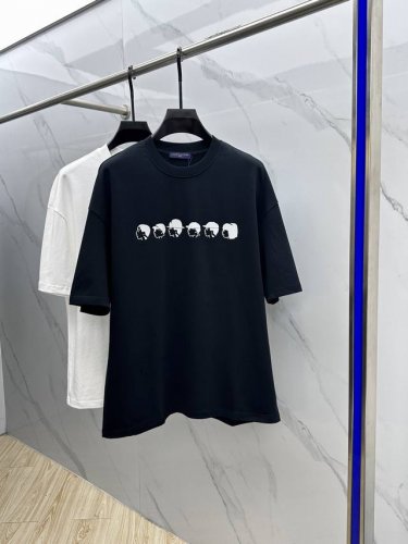 Louis Vuitton 路易威登 2025Fw春夏新品圆领打底外穿T恤 立体感Logo微廓形半袖 活性纯棉打底T恤 棉 手感面糯有骨感 柔而有韧性 工艺处理