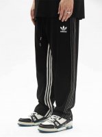 Adidas三叶草 三条杠休闲运动棉感直筒长裤情侣款 Color: 黑色 Size: M-Xl M 腰围86 臀围112 裤长101 Cm L 腰围90 臀围1