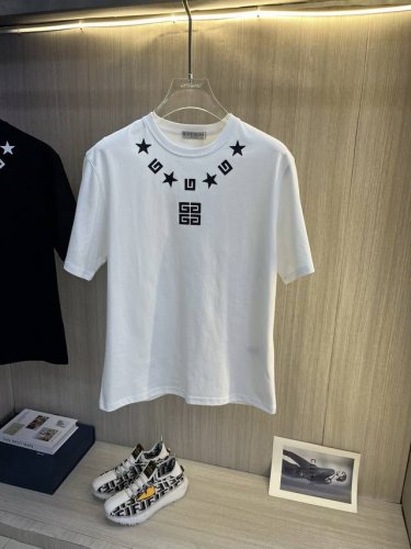 Givenchy纪梵希 2025Ss春夏最新款短袖T恤出货啦 2025新款T恤 高版本专用面料 高克重纯棉丝光面料 上身舒适不失挺阔 针脚刺绣工艺 数字印花 植