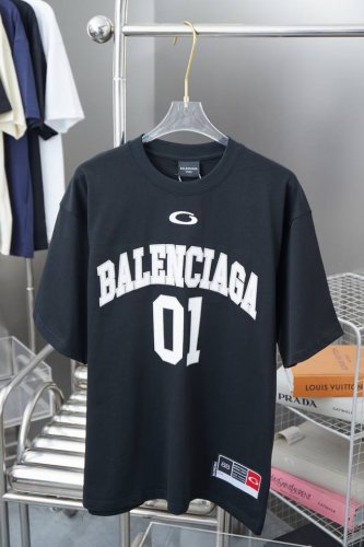 Bal*Nciaga 25Ss早春新款 字母刺绣01数字短袖 轻奢主义 男女日常通勤穿搭必备单品 正确版本 欢迎对比 详细特征 320克100% 纯棉双纱汗布面
