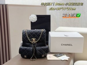 全套包装 Chanel小青蛙双肩它来了它来了 最值得收入的Chanel 24Duma 羊皮版 小巧精致但非常耐装 上身时尚感十足 随便搭配什么都很好看完全不挑人