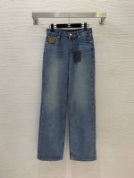 款号G25042547 Louis*驴家Lv新款高端定制、鹿皮绒徽标装饰后臀口袋刺绣Logo时尚百搭中腰阔腿牛仔裤长裤！蓝色， M码：腰围72，臀围94，裤长1