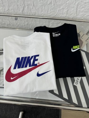 nike 耐克 Nk 25Ss胸前彩色钩子印花情侣短袖T恤 小红书热门爆款，明星网红同款穿搭，男女日常通勤穿搭必备单品！ 高品质260克高克重双纱面料，亲肤透气