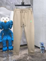 。 P290。迪桑特。2025早春新品。订制高品质时尚休闲裤。超级百搭款。独家定制-进口高端高密度精棉面料，W贴身舒适，超靓版型、6上身显腿修长，內里，走线都无
