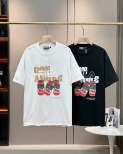 90 【Fila斐乐新品系列印花休闲宽松情侣款 短袖T恤】 款号：C133 颜色: 黑色 白色 细节版本一比一复刻 重磅专柜最新款！走一波！绝对私房牛货！ 原厂