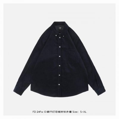 本地自取：400 fendi/芬迪 24Fw 口袋Ff灯芯绒衬衫外套 选用蓝色灯芯绒面料，100%棉打造，耐磨不起球，工艺与细节这款产品采用经典的系扣领设计，领