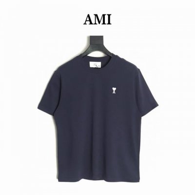 Ami paris 25Ss 小白心刺绣短袖T恤 面料采用 240G双纱纯棉 简约清新百搭经典~神T 简约又高级的设计！非常提升气质。胸口Logo进口机压花工艺