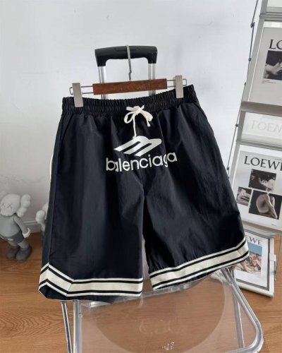 balenciaga巴黎世家 Fw夏季巡游款裆前大字母Logo刺绣织带短裤 年夏季新品首发 独家推荐 全身黑白撞色处理 特色鲜明 超级百搭 精选加厚涂层酷丝绵精