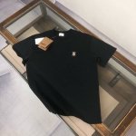 Abur*Berry 巴宝莉 2025春夏最新款短袖T恤，男女同款定制专属纯棉面料，定制原版工艺螺纹，胸前定制Logo标点缀！简约大方，从容百搭，档次极高，完美