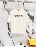 隔天到 Moncler 蒙口 字母Logo植绒印花徽章 Logo标识精致升级，灵感源自八十年代复古 原版面料 官方同款 短袖T恤 定制260克同缸染面料 手感非