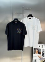 短袖 短裤 驴牌*25S新款T恤.男女同款！减龄风格满贯～烫画层次风格的新世纪充满阳色彩！！！经典Lv三彩棋盘格经典设计表现. 搭配品牌字母清新色彩.订制优质