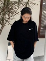 80 nike 耐克Cdg短袖半袖T恤 - 采用230G双纱100%精梳纯棉面料 - 螺纹定织定染无色差！采用过肩拉条工艺，百洗不变形！ -采用高端印花，百洗不