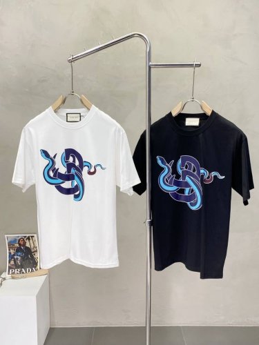 Gucci古驰独家专供新款原单男士休闲短袖 高端定制 高端版本 时尚百搭爆款进口面料 手感超柔软细腻 穿着亲肤舒适 高端精品 代工厂p精细做工 上身非常赞 男士