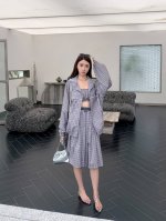 miu 25夏季新款 格纹连帽外套 文艺复古少女风气质单品 双口袋设计自带高级的格调 下半身搭配半身裙一秒超显大长腿 刺绣字母Logo点缀低调奢华 经典格纹风格