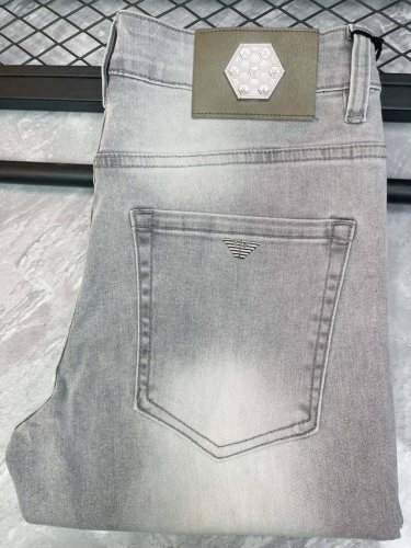经典大牌D阿玛尼牛仔裤长裤 男装品牌服饰简约大气潮流时尚款修身小脚牛仔裤 夏薄款微弹力舒适透气纯棉面料 百搭耐看款永不过时 码数28 38 齐全