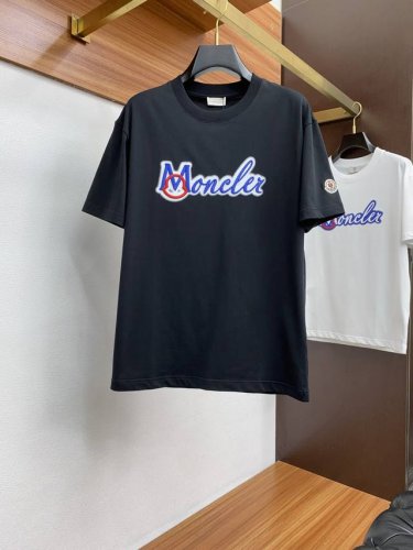 g 蒙口 M-3Xl 阔版 Ss新工艺Logo高品质纯棉质阔版圆领男士短袖T恤，新季新推系列将标识巧妙融入设计，塑就一系列充满复古风情的运动风单品。在这款百搭T
