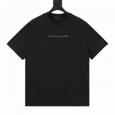 Louis Vuitton Lv 五金金属机能短袖T恤 正品6699购入开发，采用32支精疏棉平纹面料，领口1*1索罗纳螺纹，面料酵洗 ，高温烫画，定制辅料，合