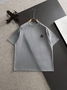 隔天出货 P160 高品质 Hermes/爱马仕 2025春夏新款男款蜡染水洗短袖T恤 精梳重磅洗后双纱面料，高强度面料掂起来手感份量十足，上身也比普通T更加有