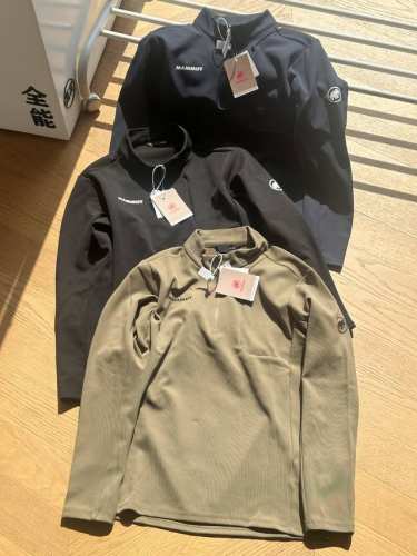 MAMMUT 猛犸象Aegility 户外半拉链长袖卫衣 黑色 藏青 绿色 M~3XL 高支速干针织面料，质感柔软。胸前肩膀标志性印花LOGO，立体剪裁设计 全
