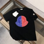 moncler 蒙口 新款男士圆领短袖 情侣T恤 春夏新品 高品质 时尚百搭潮款 定制进口面料 穿着舒适 透气 时尚不失个性 上身休闲随性 帅气有型 彰显大牌气