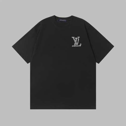 上新 高品质9189# Louis Vuitton Lv 新款 珍珠烫钻字母Logo短袖，独特设计，每颗珍珠、每粒水钻都排列整齐，牢固不易脱落，光泽度拉满，走到