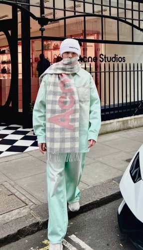 6003# Acnestudios 1981M25Ss春夏不规则重工做旧手工夜光泥染涂料废土系列牛仔长裤.在灯光强光照射下荧光粉涂料.男女同款 码数：Xs.S.
