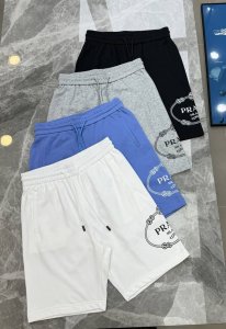prad*普拉达25S夏季休闲运动五分裤 百搭的裁剪堪称大气 采用360G毛线圈纯棉材质 平织抽绳式的运动短裤体系.细腻感高于普通棉材质....侧身无缝工艺.全